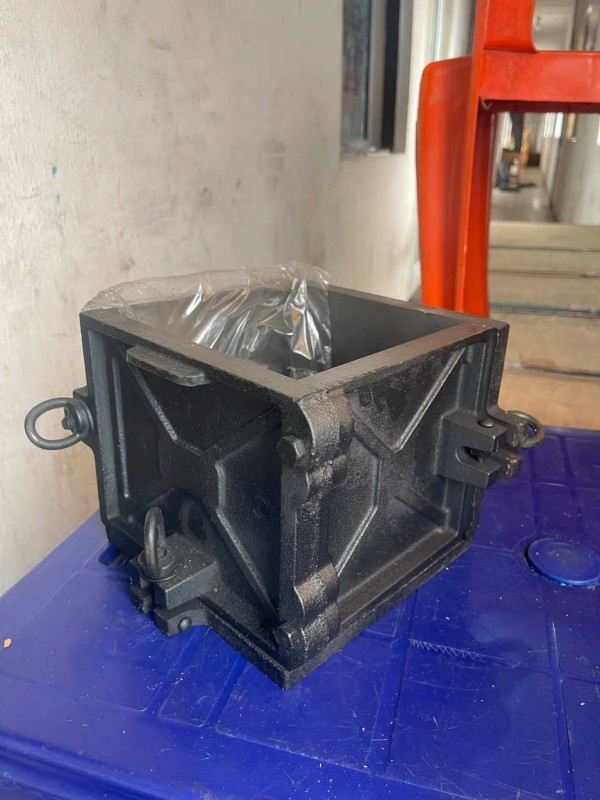 150mm Concrete Cube Mould 4-Parts Clamp Type