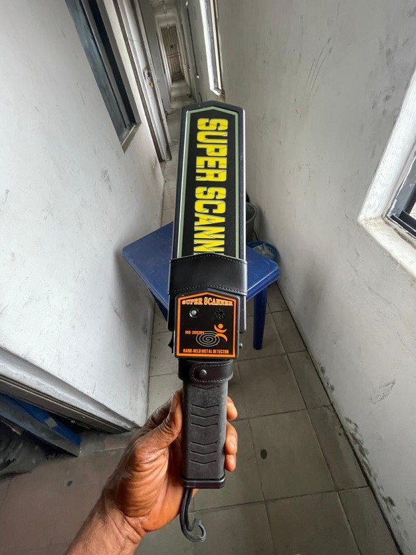 SUPER SCANNER METAL DETECTOR