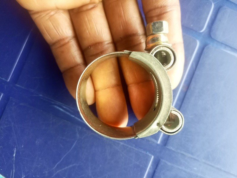 T Bolt Pipe Hose Clamp Fastener Brass Tone (36 mm a 39 mm)